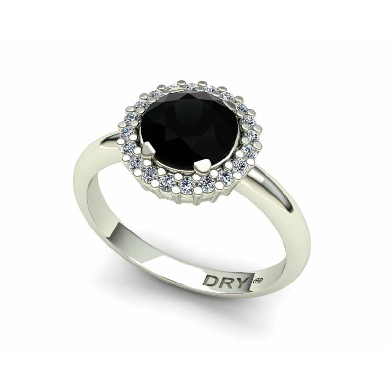 Anillo con diamante negro