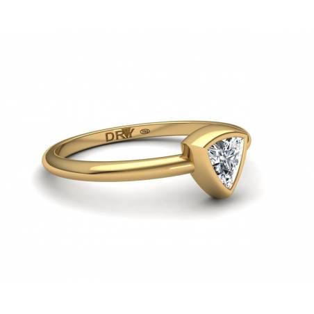 Anillo Diamante Triangular en oro amarillo 18k