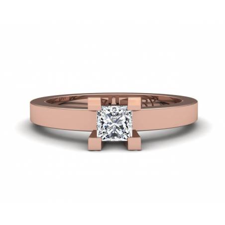 18k Gold princess-cut diamond ring